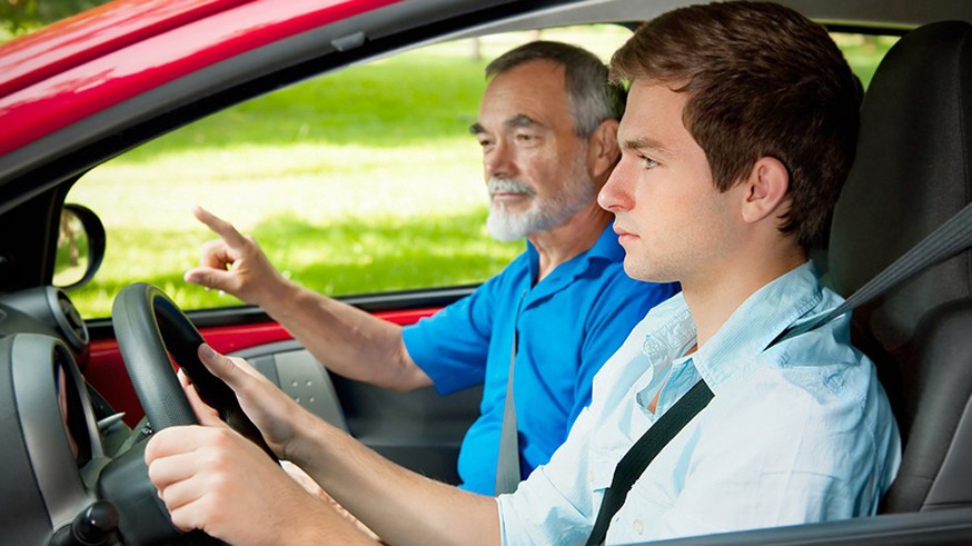 ГИБДД предложили отправлять будущих водителей в автошколы «доучиваться»