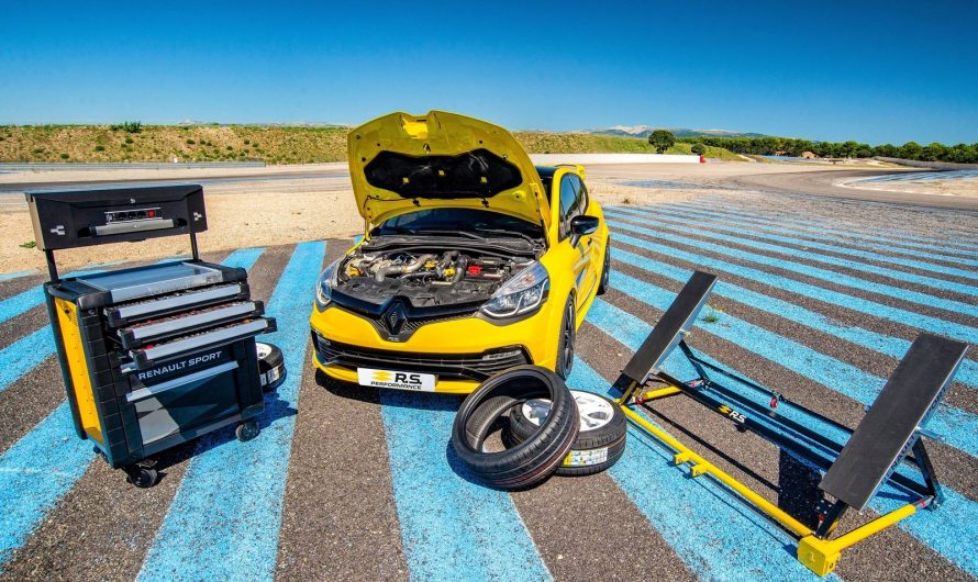 Модели нет, а обновки есть: Renault предложила апгрейд для хот-хэтча Clio R.S.